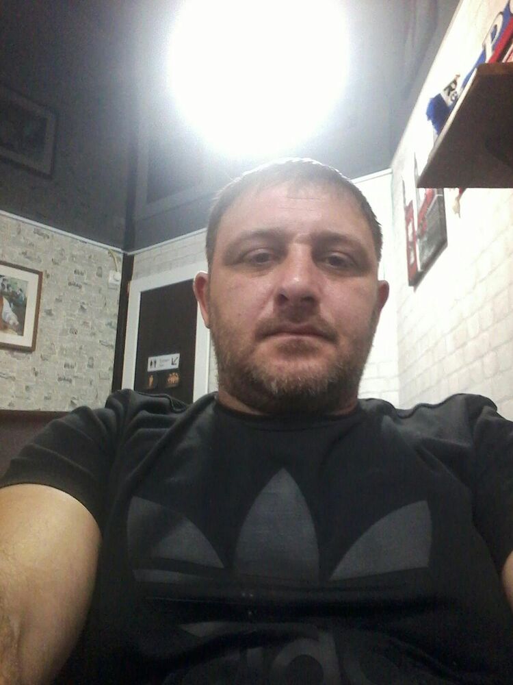  28407498   , 40 ,    