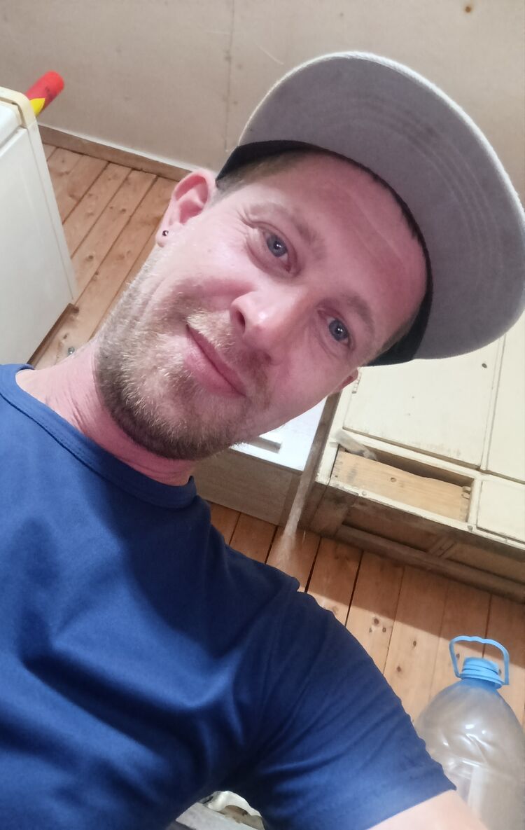  53706998  Pablo, 32 ,    