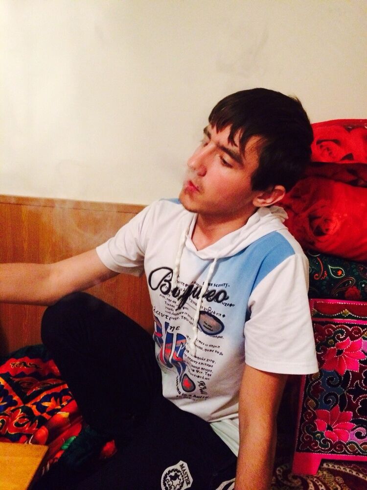  6809698  Vlad, 27 ,    