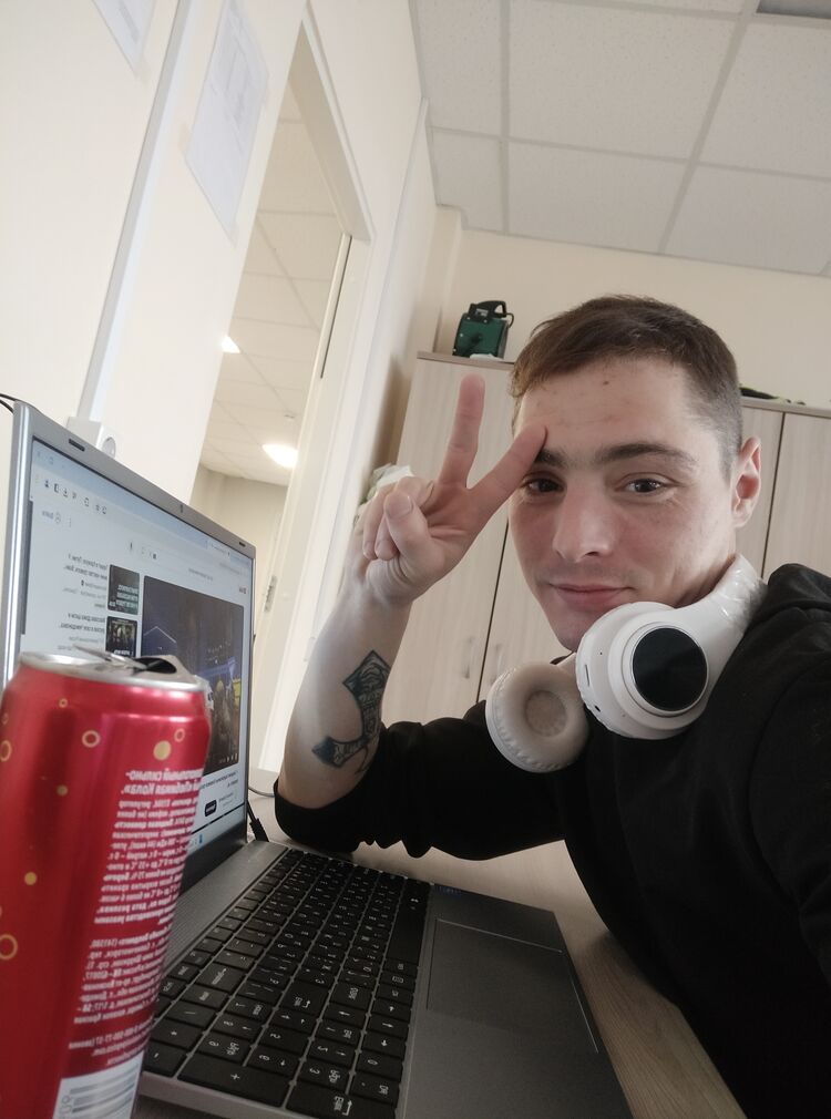  43298988  Aleksandr, 28 ,    