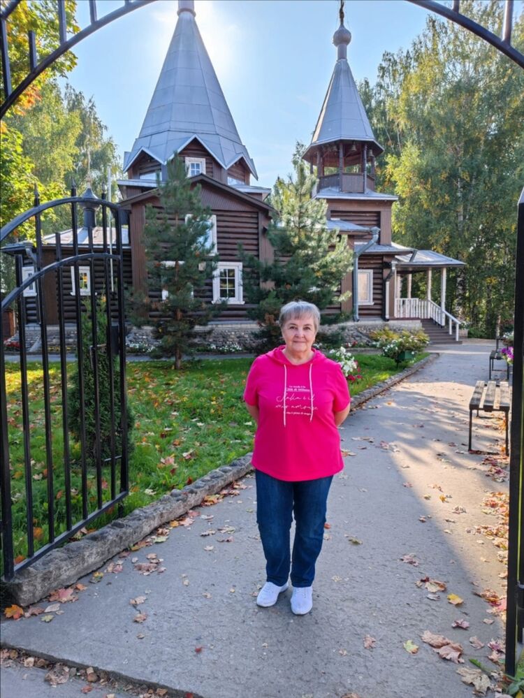  53598648  Marina, 64 ,    