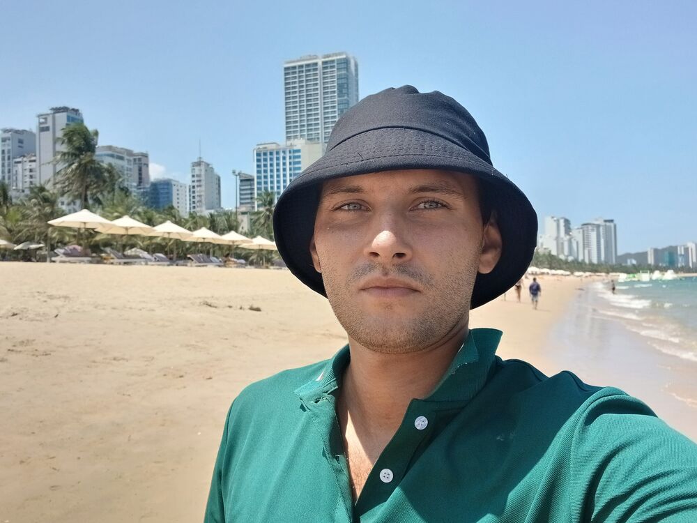  46106638  Vlad, 31 ,    Kumi