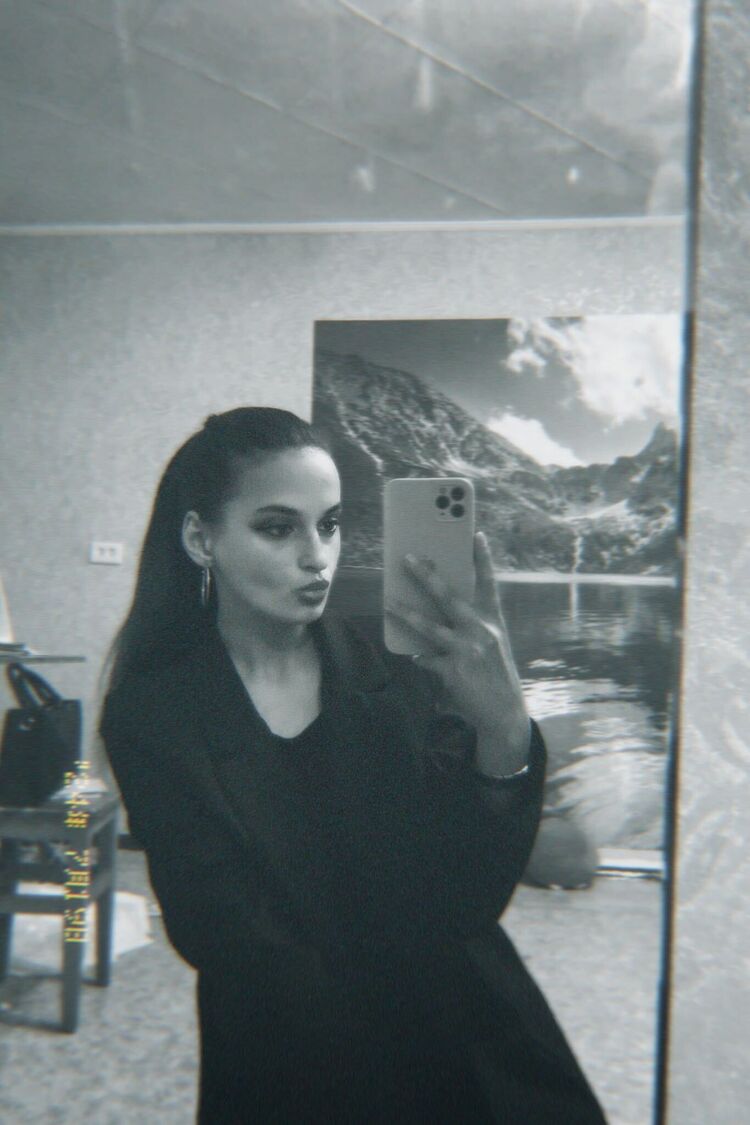  44808458  , 21 ,    