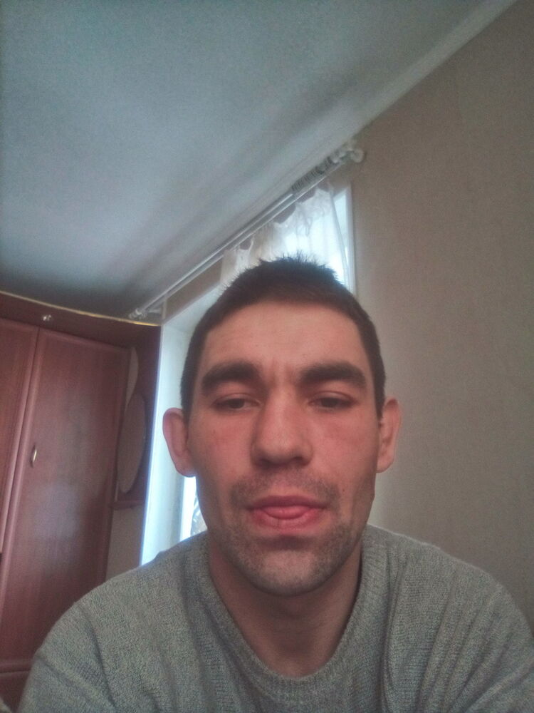  19055588  Maksim, 32 ,    