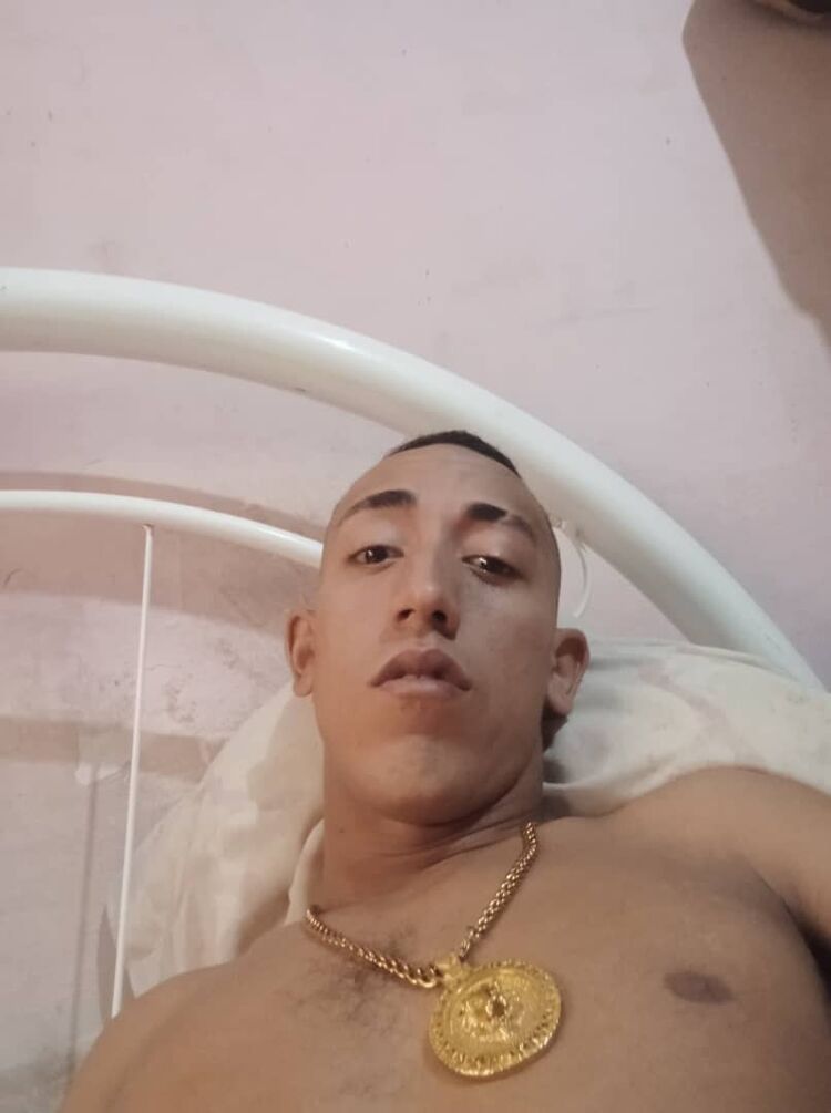  41261198  Yunior, 30 ,    