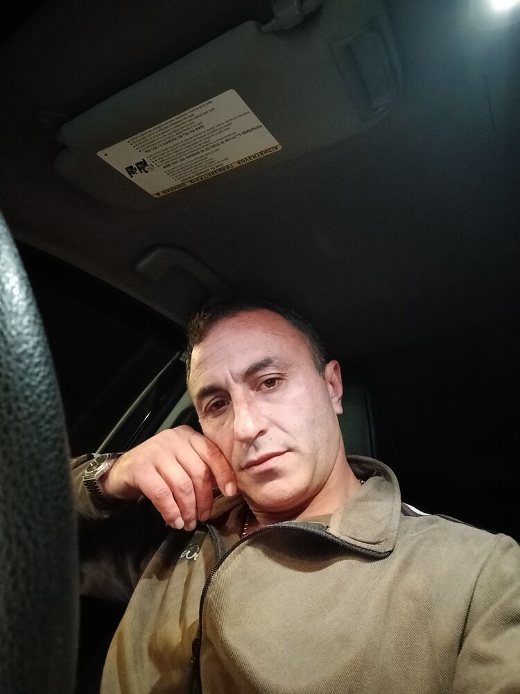  49700848  Armen, 39 ,    