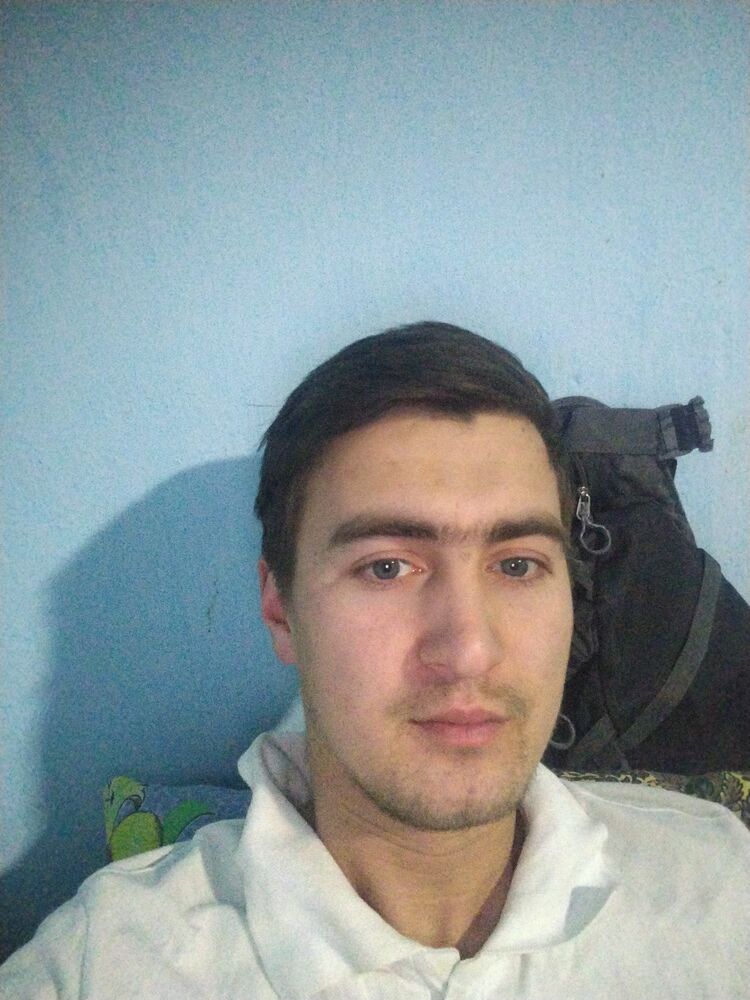  49577308  Ali, 31 ,    