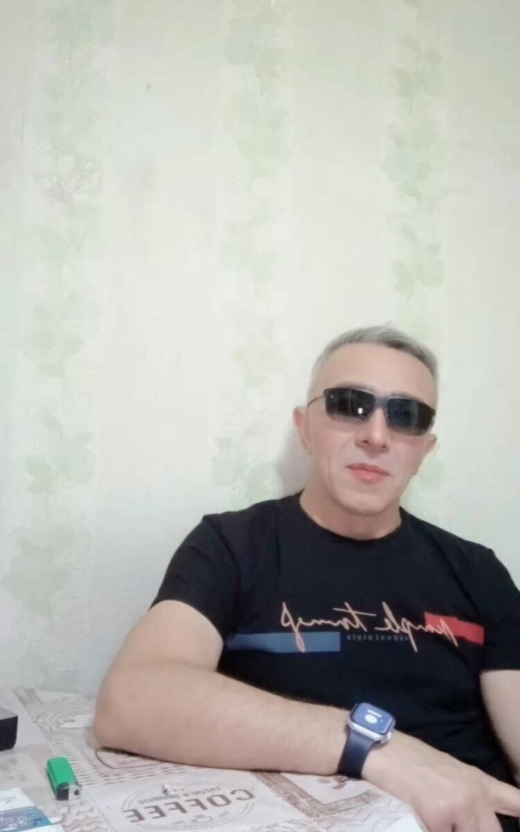 53103158  , 49 ,    