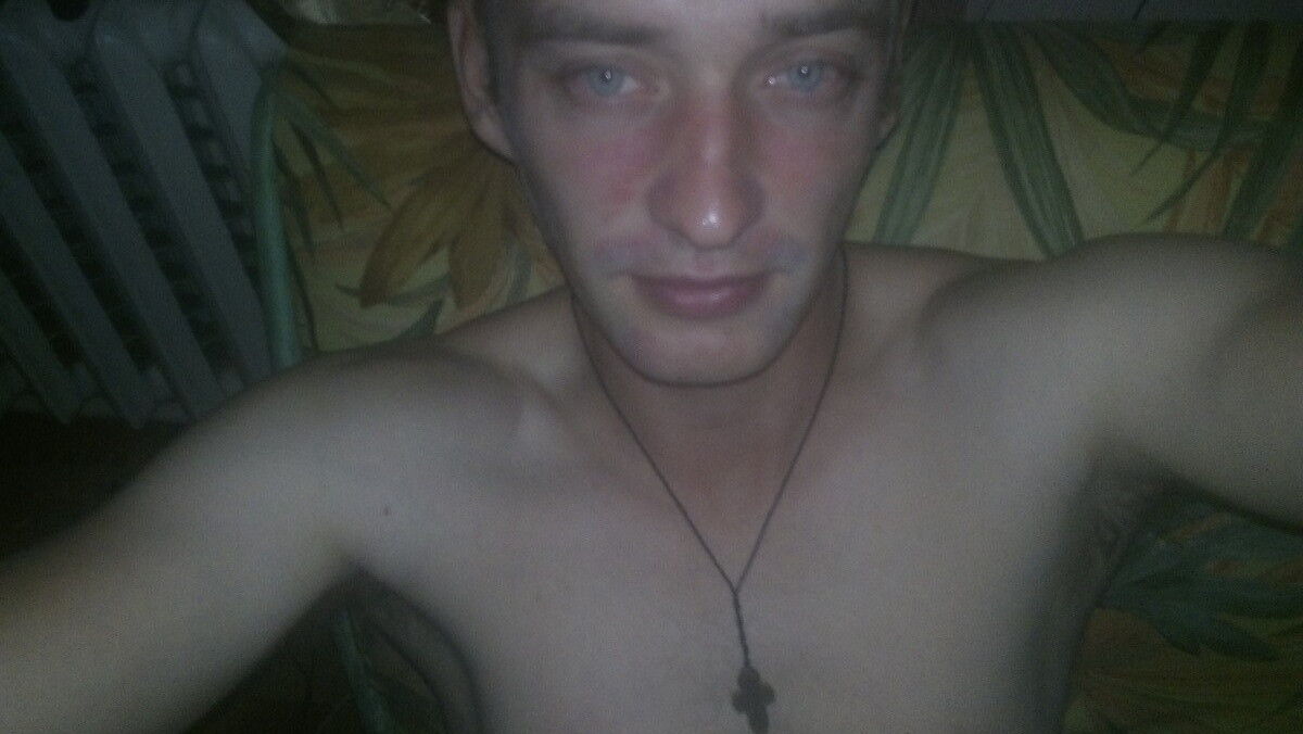  8212168  Andrei, 36 ,    