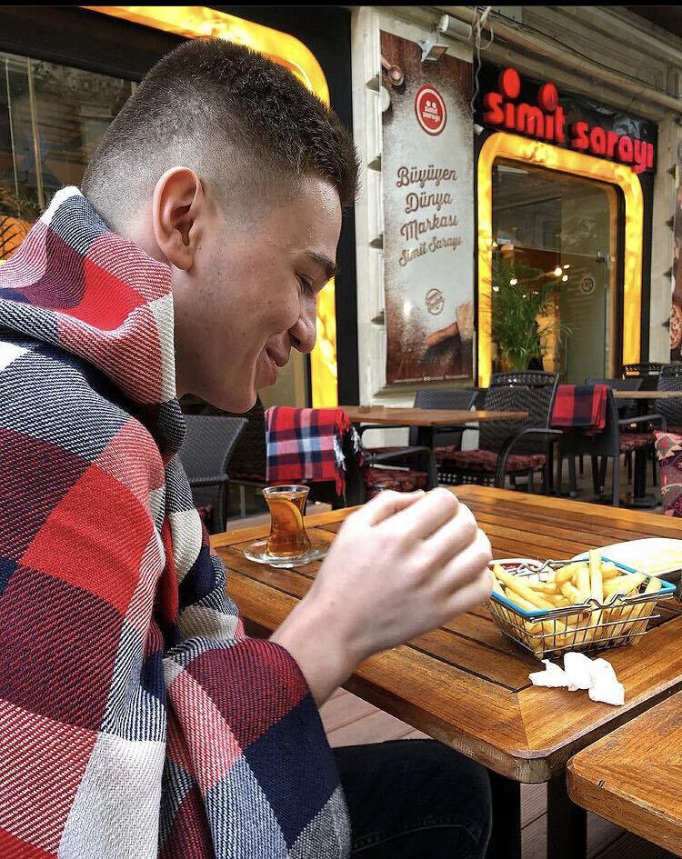  24135658  Eyniyev, 27 ,    -