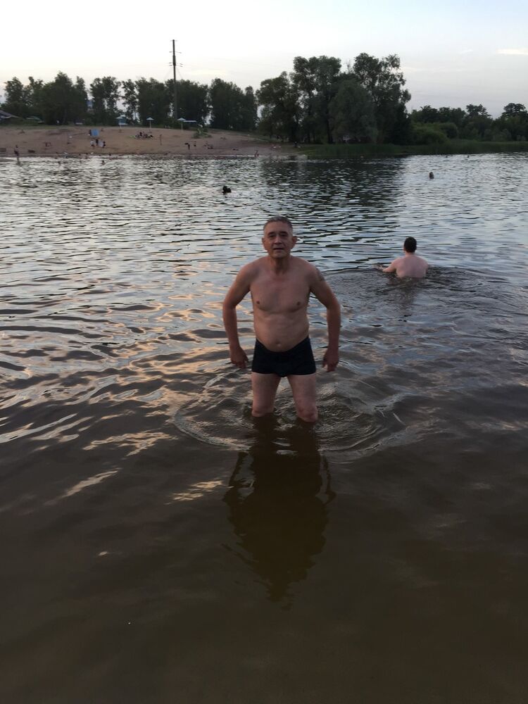  ,   Artem, 54 ,   ,   , c 