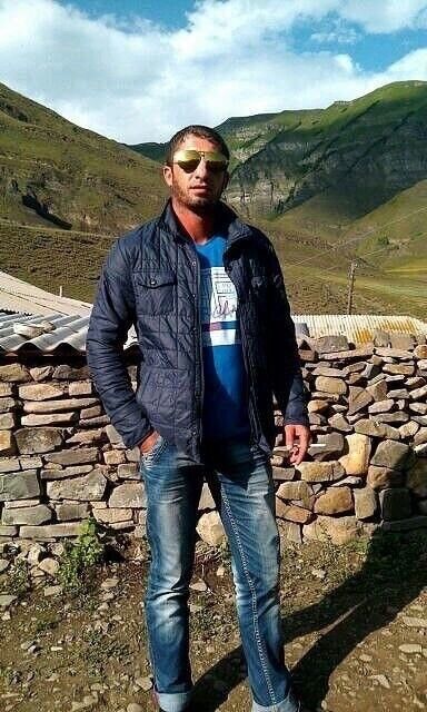  10939298  Malik, 45 ,    