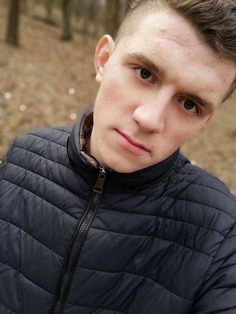  ,   Maxim, 24 ,   ,   , c 