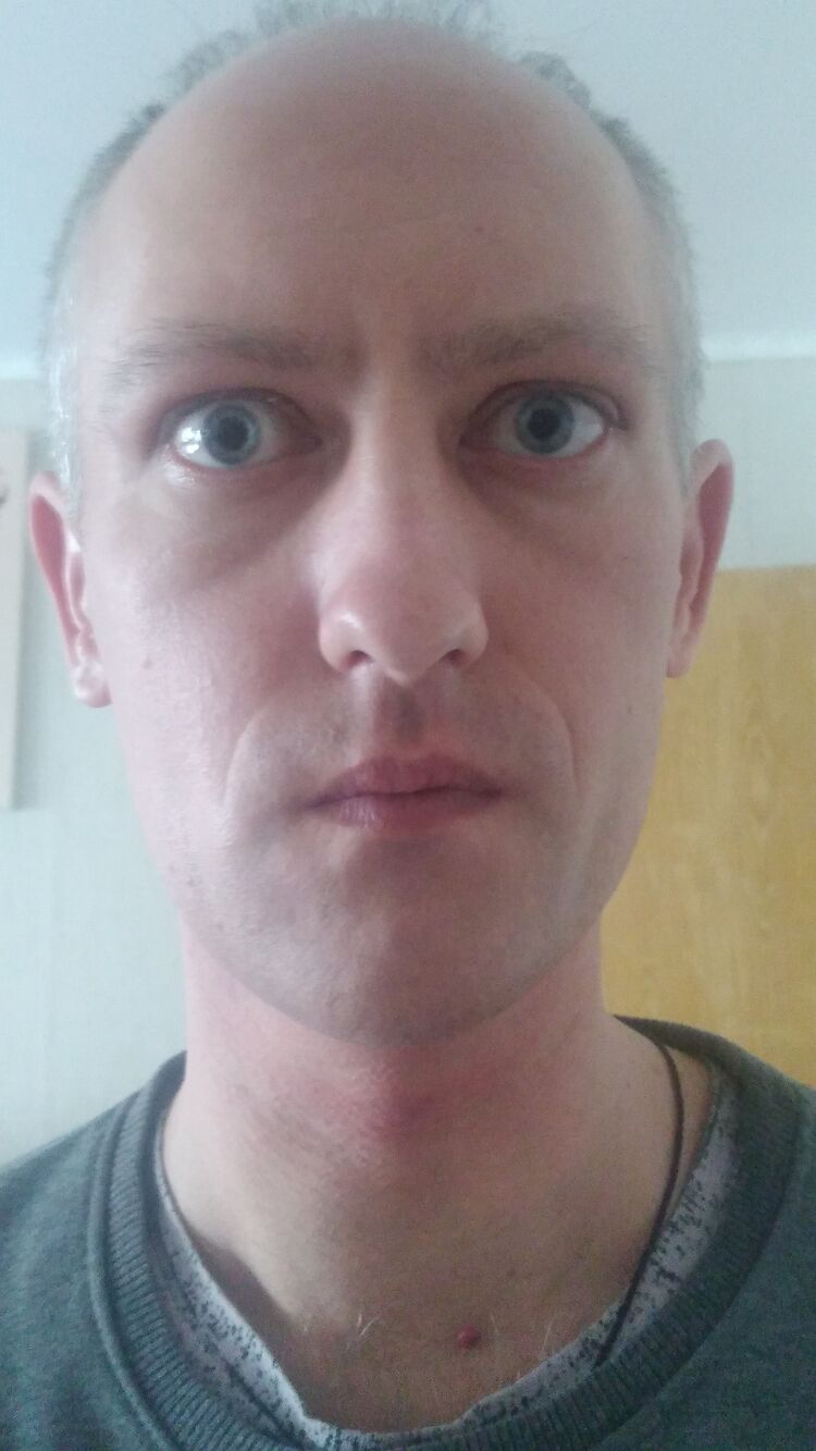  43047558  , 39 ,    