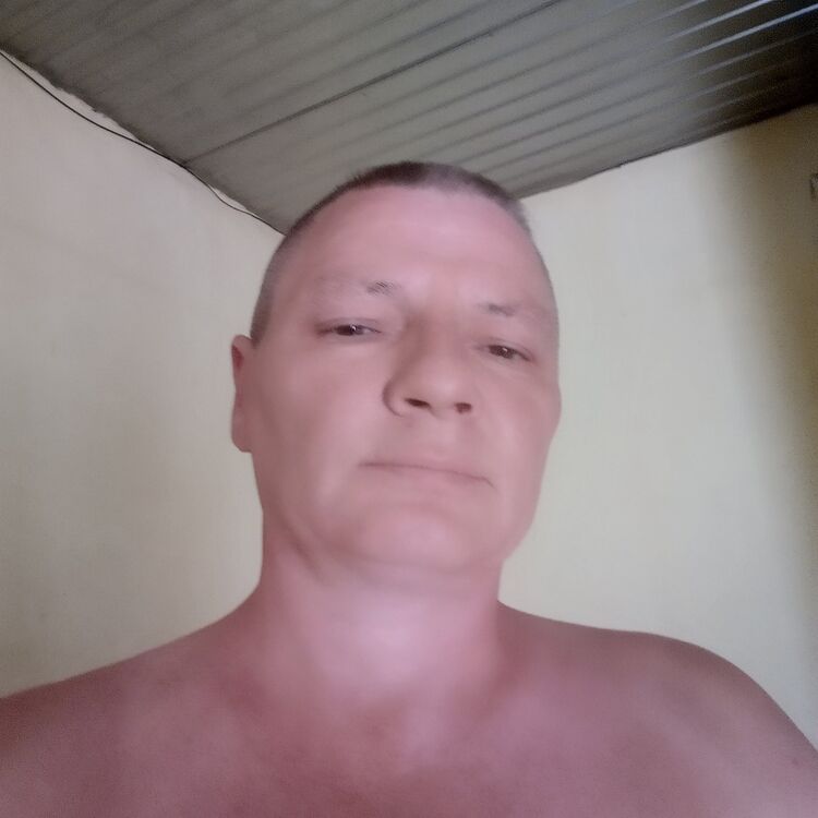  35824808  Alexander, 46 ,    