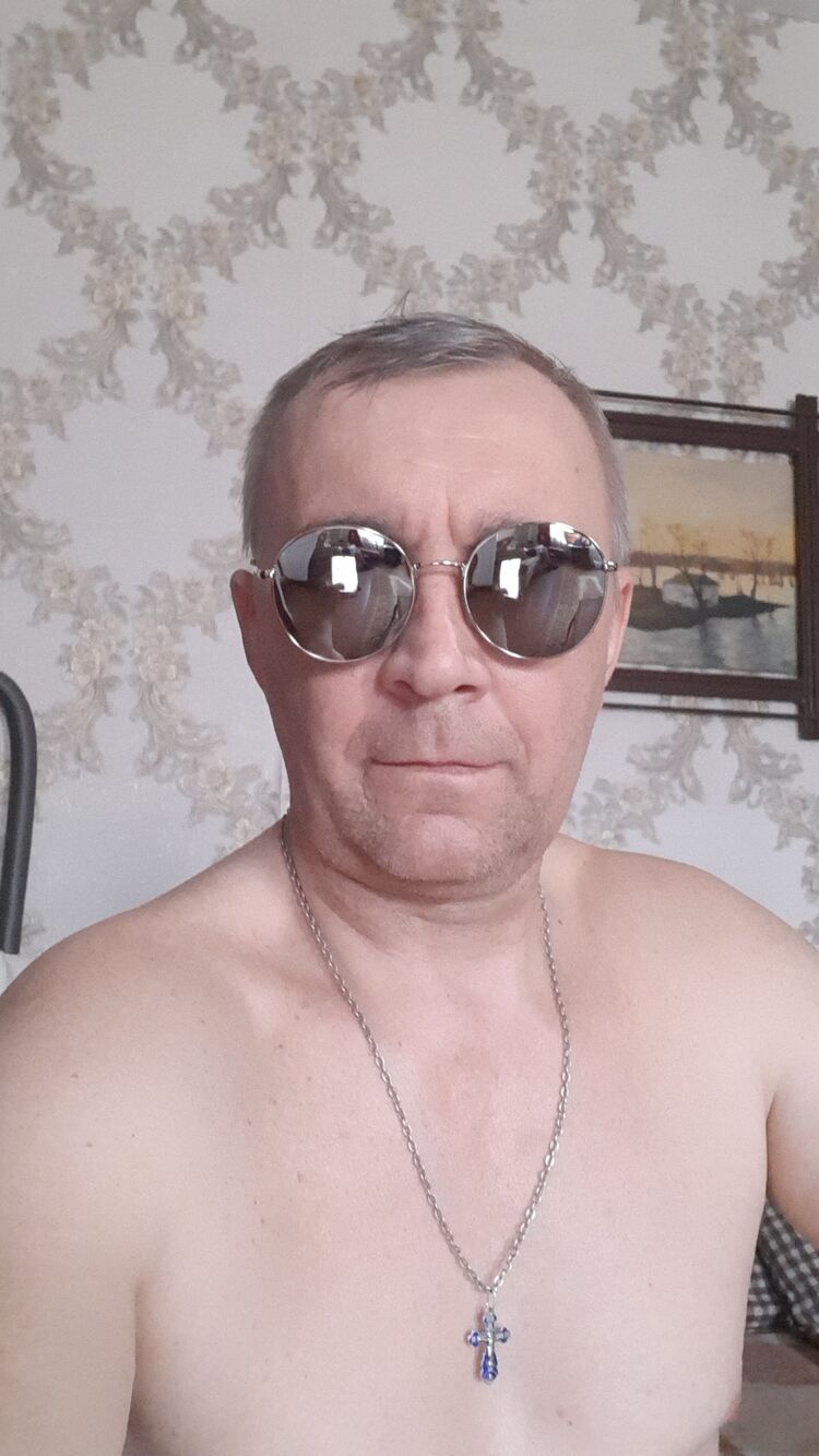  ,   Denis, 52 ,   ,   , c 
