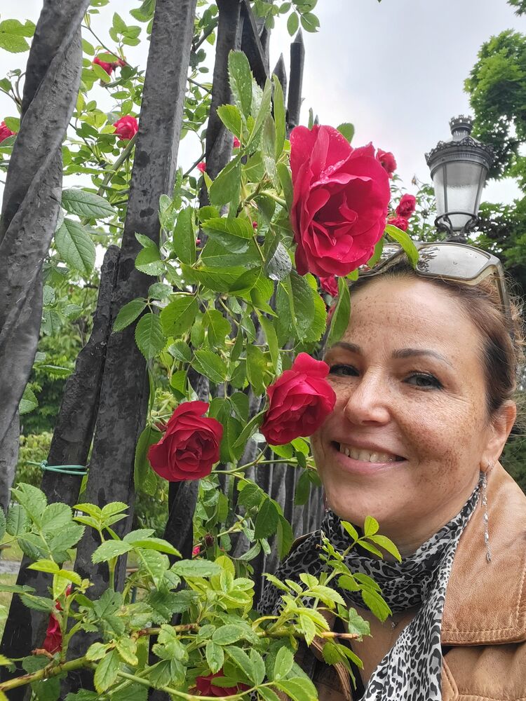  52733428  Elena, 52 ,    Bascharage