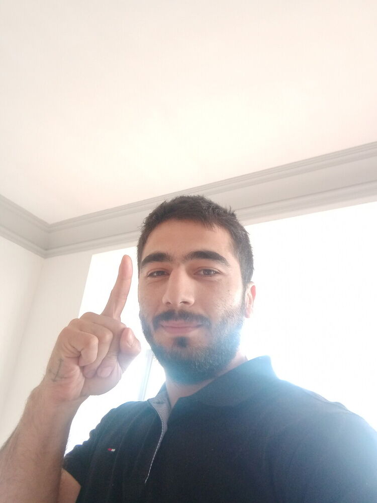  ,   Arman, 34 ,   ,   , c 