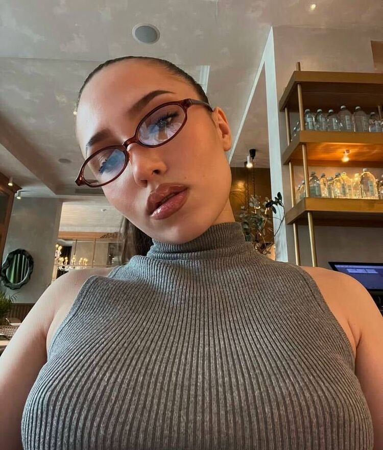  ,   Diana, 26 ,   ,   