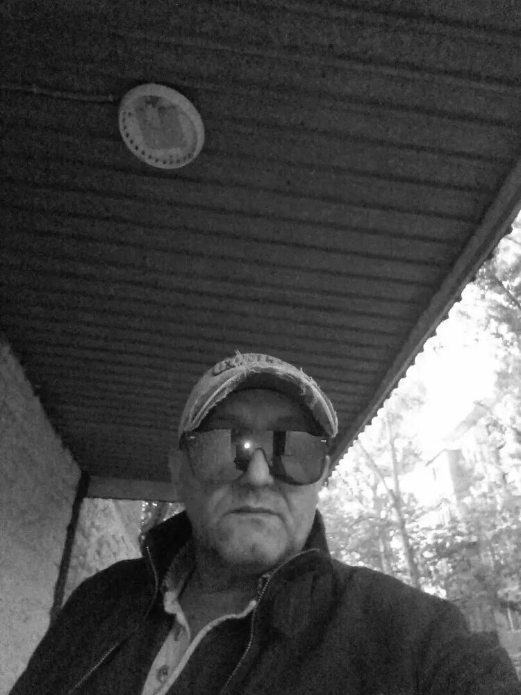  51780258  Andrew, 40 ,    