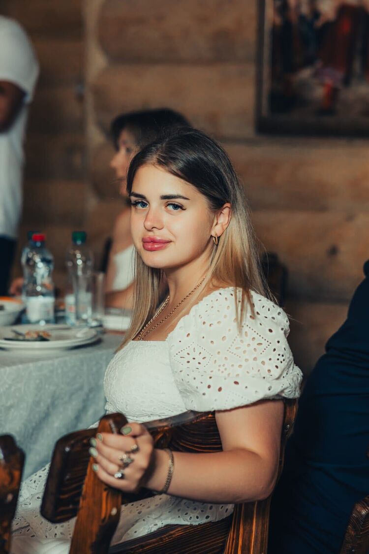  ,   Sabina, 25 ,   ,   