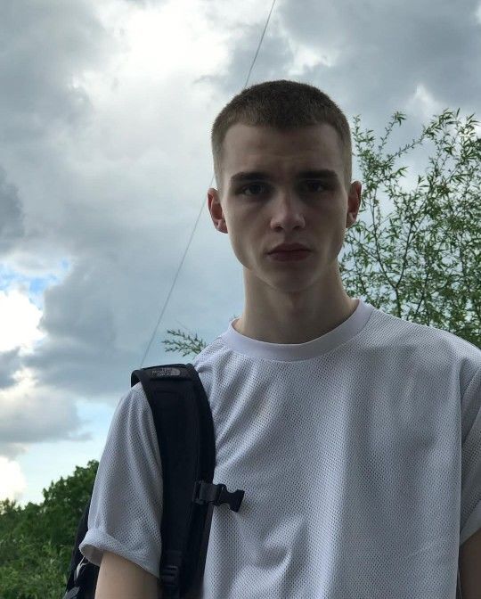  44148758  Ivan, 27 ,    