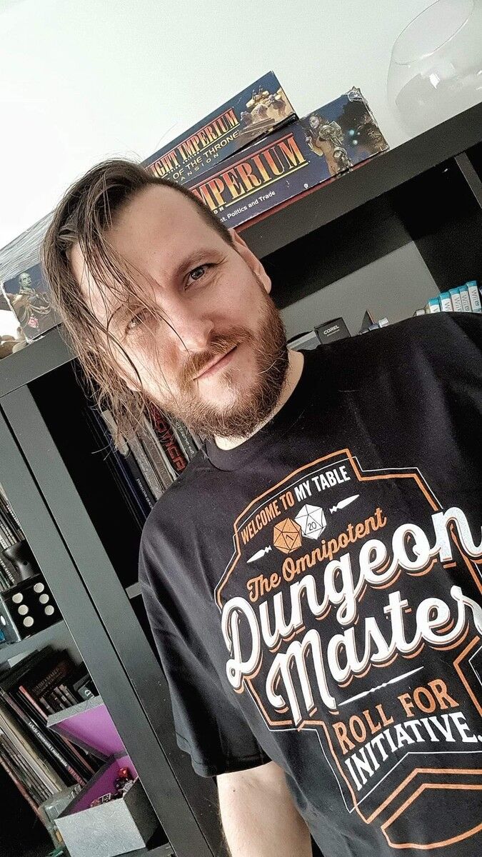  17779498  Krzysztof, 40 ,    