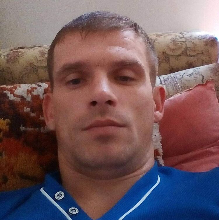  54465368  Serghei, 38 ,    