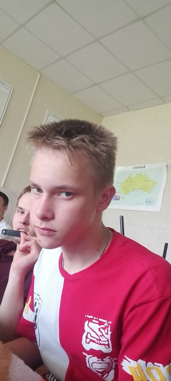  42784528  Vlados, 20 ,    