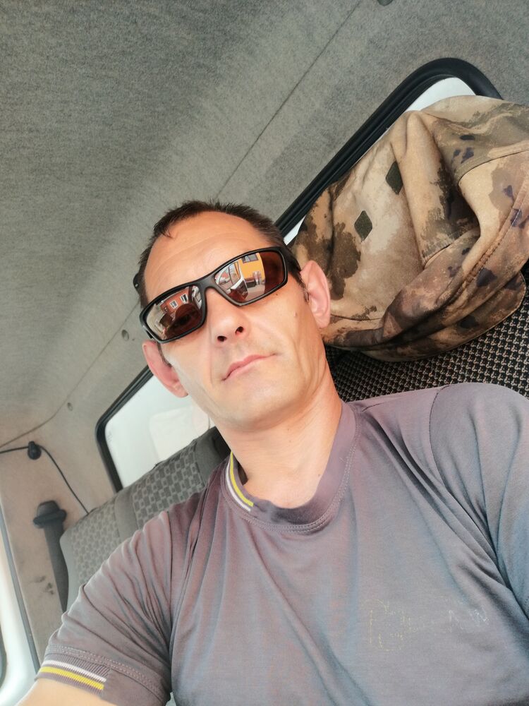  40566928  , 45 ,    