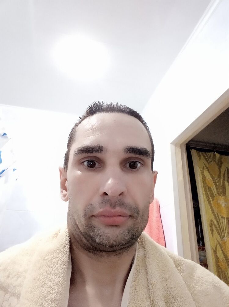  18864898  , 44 ,    