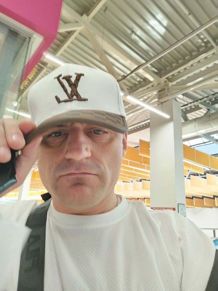  44283188  Anjei, 41 ,    