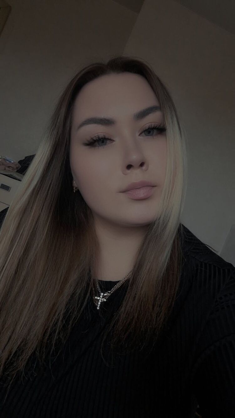  54064868  Valeria, 25 ,    