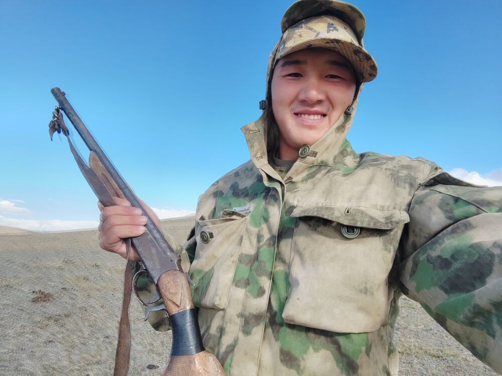  30073858  , 25 ,    -