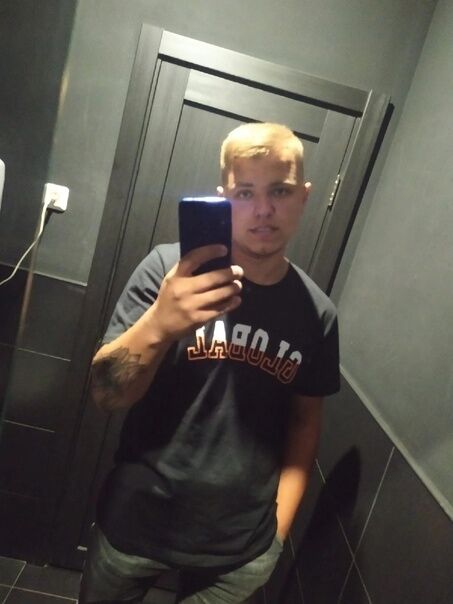  31701208  Igor, 25 ,    