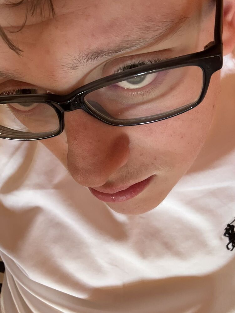  52648898  Daniel, 18 ,    