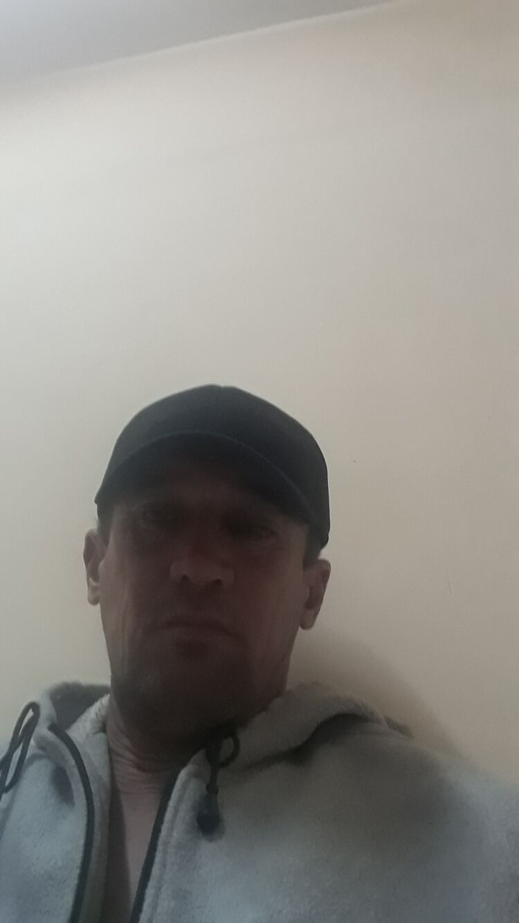  24147878  Azzam, 40 ,    