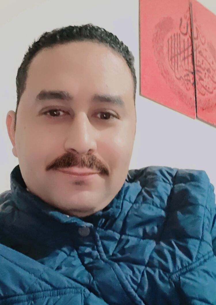  49266898  Mady, 37 ,    Al Ghardaqah