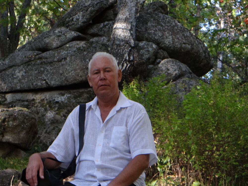  ,   Vlad, 54 ,  