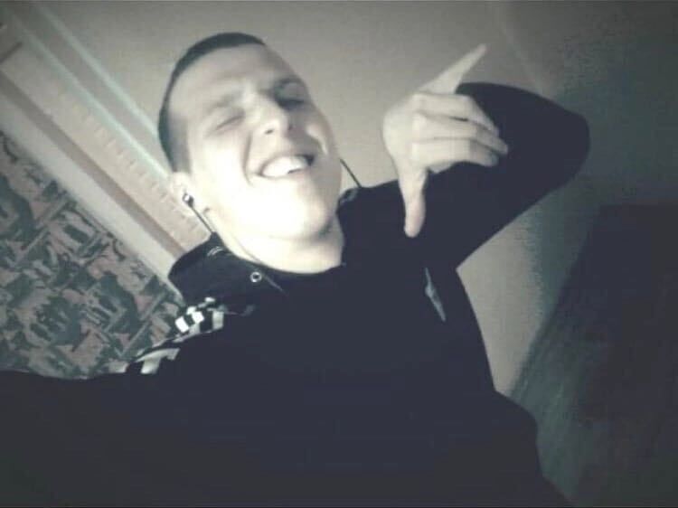  33425678  Stasik, 28 ,    