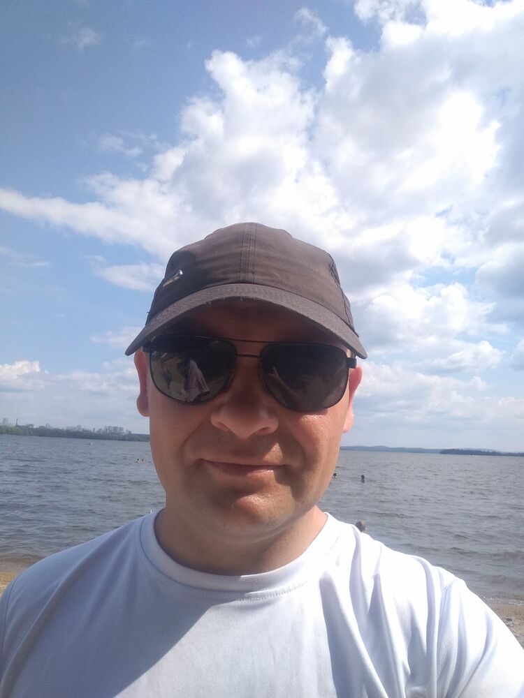  29587638  Alexander, 42 ,    