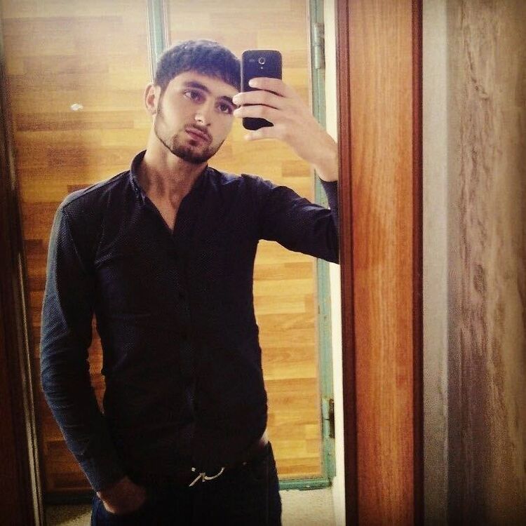  ,   Leon, 28 ,   ,   
