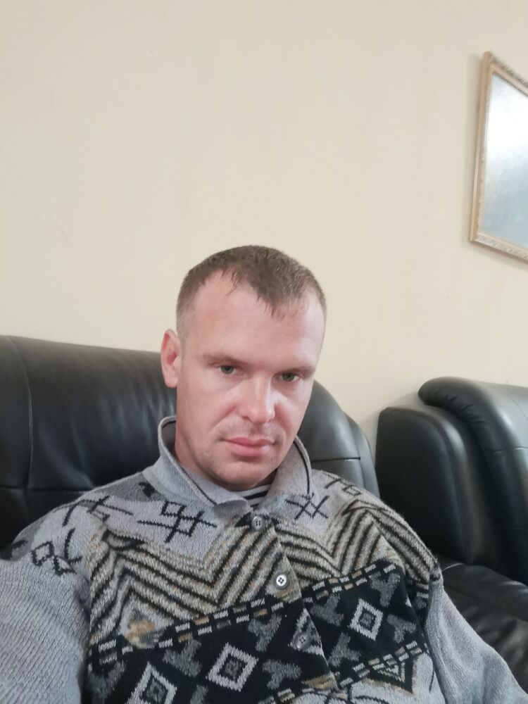  26686048  Anton, 36 ,    