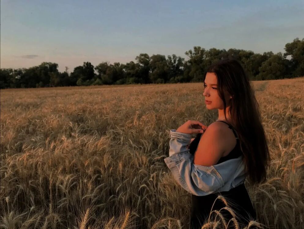  26930238  Ksenia, 24 ,    