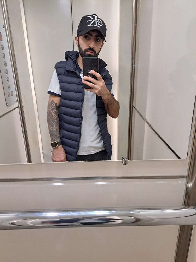  38756368  Arman, 37 ,    