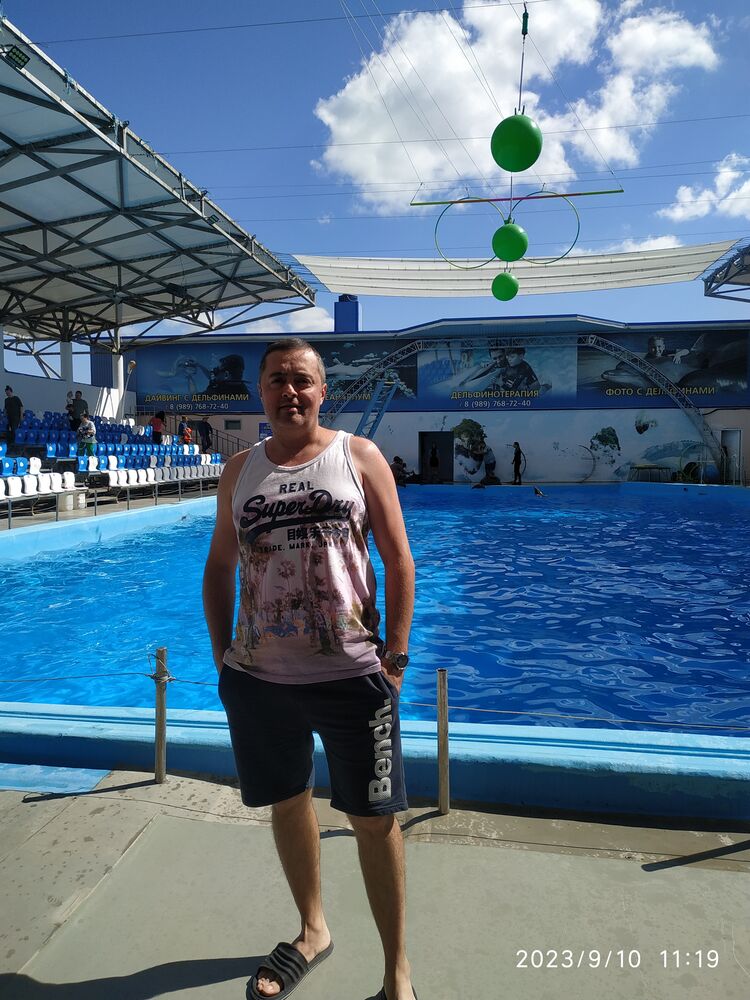  37627428  Teymur, 49 ,    