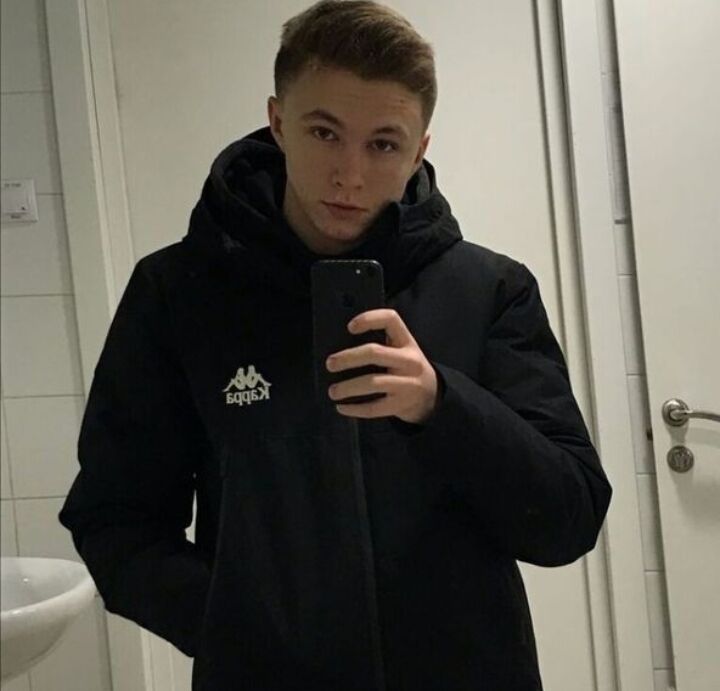  43558528  Yan, 24 ,    -