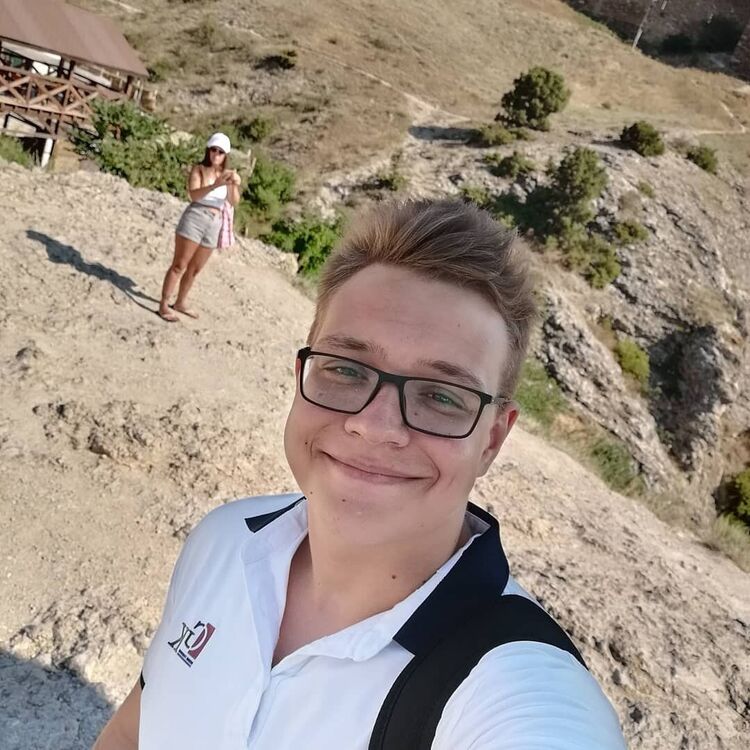  ,   Artem, 22 ,   