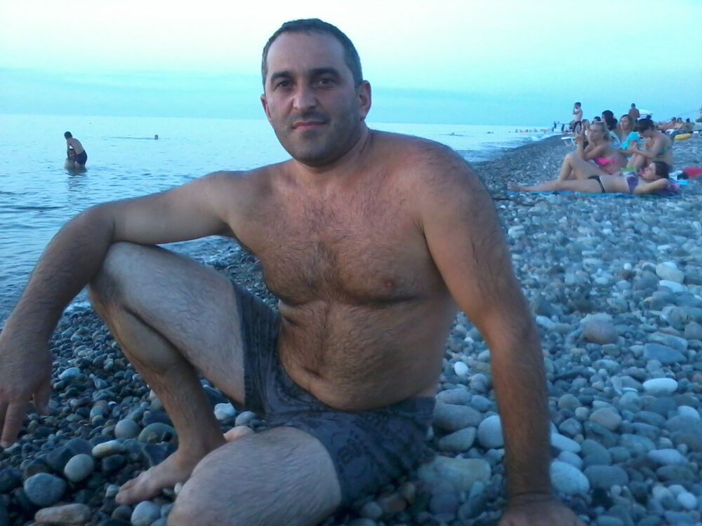  4996988  Roman, 52 ,    