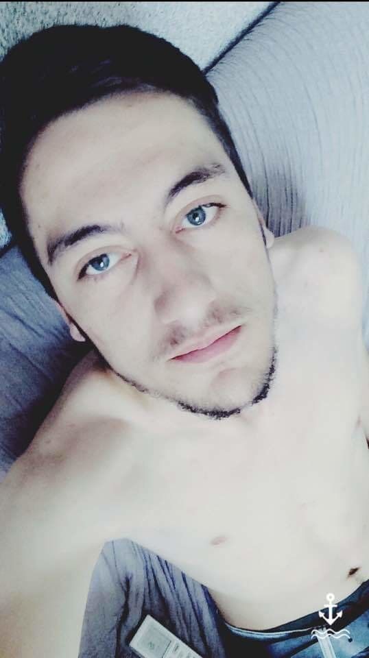  18101358  Zauri, 27 ,    